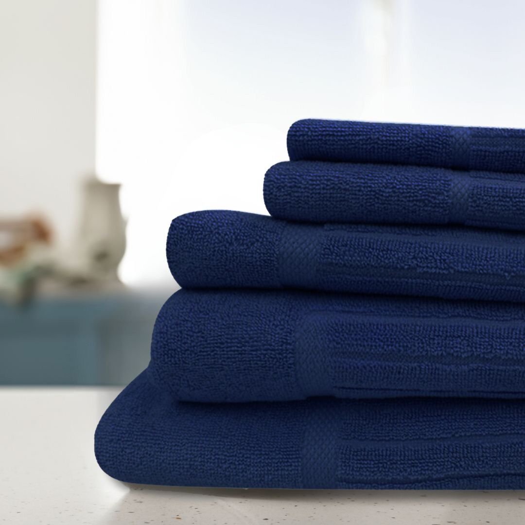 Galleon Bath Sheet Navy 90 x 150cm - Image 1