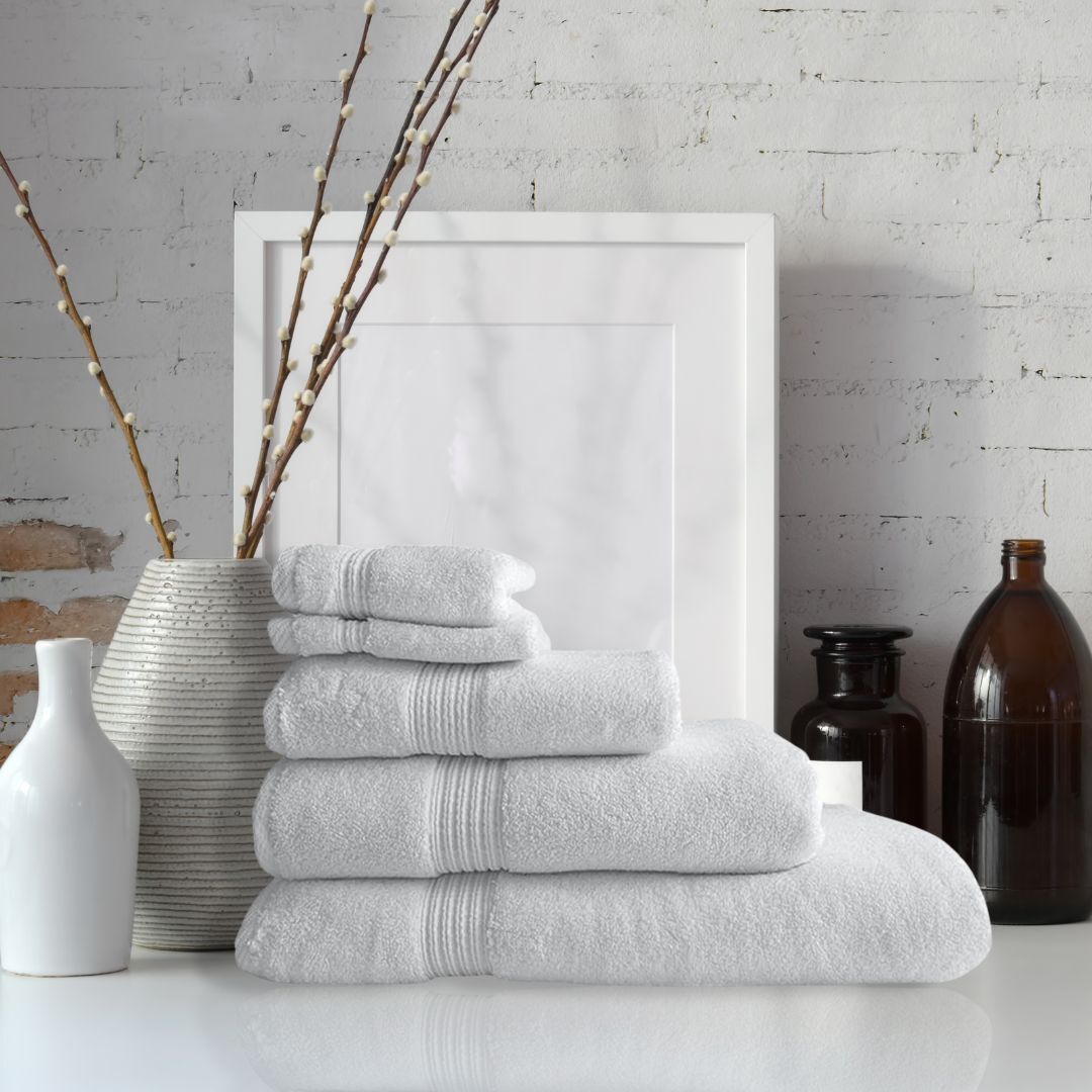 Colibri Imperial Guest Towel 30x50cm White - Image 1