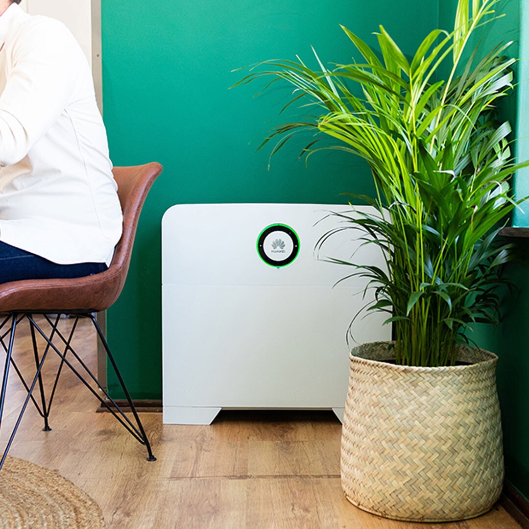 HUAWEI Power-M: 5kW Inverter + 5kWh Battery - Image 1