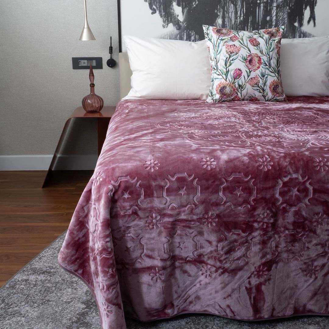 LN01684-6 Pandora Mink 1Ply Queen Blanket - Plum